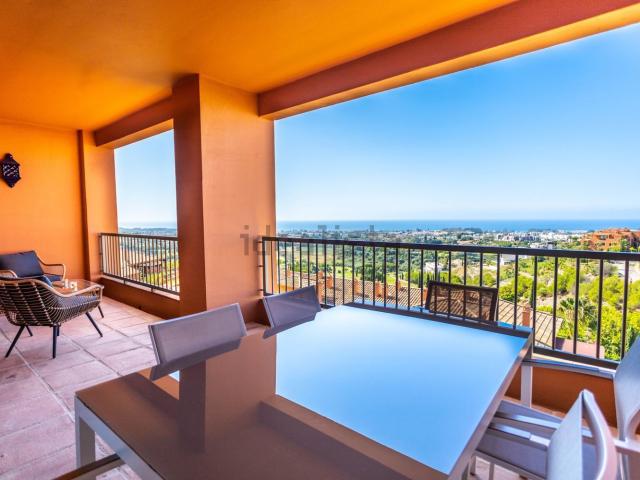 Piso en venta en La Alquería-El Paraíso, Costa del Sol Occidental