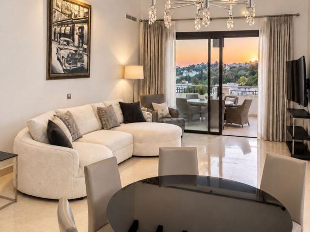 Ático en alquiler en La Alquería-El Paraíso, Costa del Sol Occidental