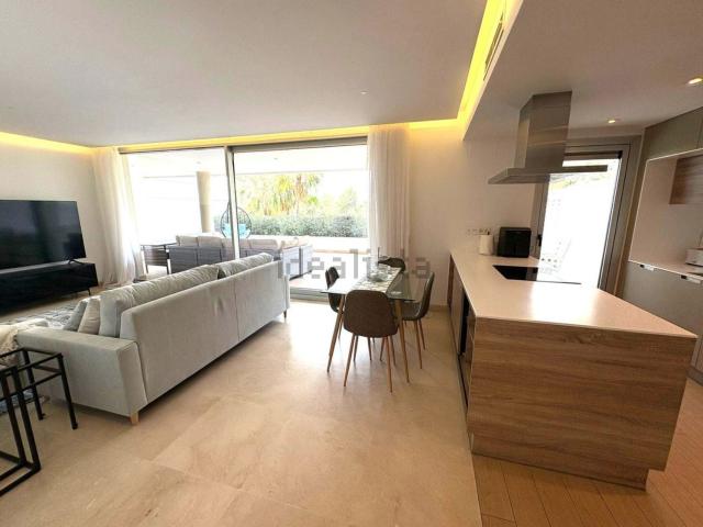 Piso en alquiler en Los Arqueros, Benahavís