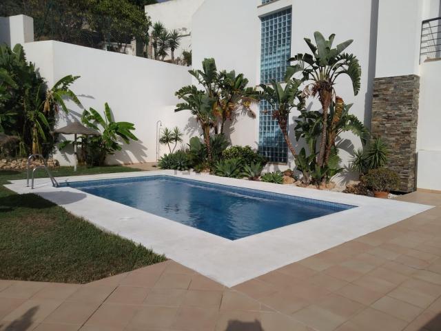 Dúplex en alquiler en La Perla-Torremuelle, Costa del Sol Occidental