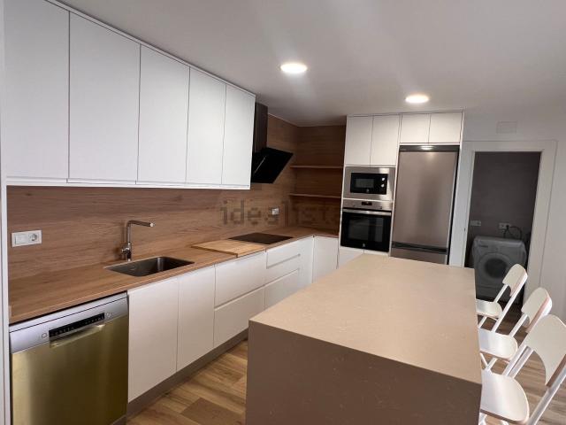 Ático en alquiler en Benalúa, l'Alacantí