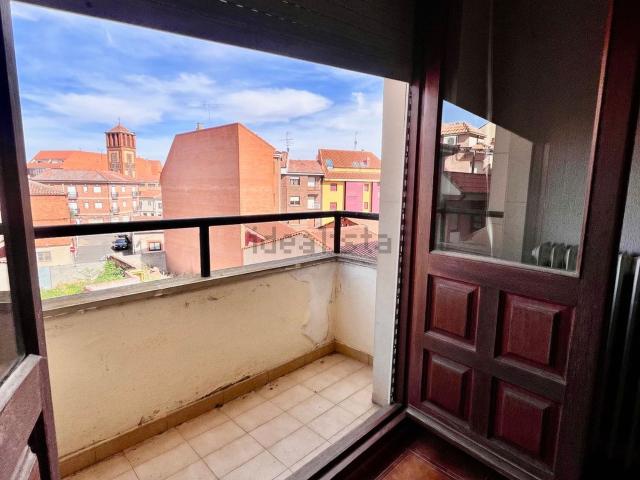 Piso en venta en Santa Clara, Benavente