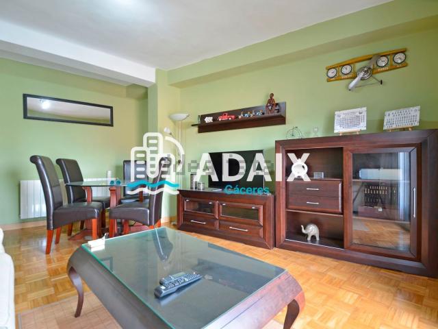 Piso en venta en Peña Redonda, Cáceres
