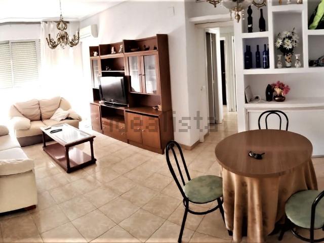 Ático en alquiler en Cánovas, Cáceres