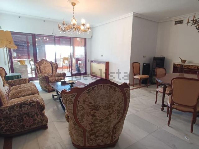 Piso en venta en Cánovas, Cáceres