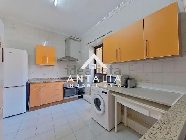 Piso en venta en Reyes Huertas, Cáceres