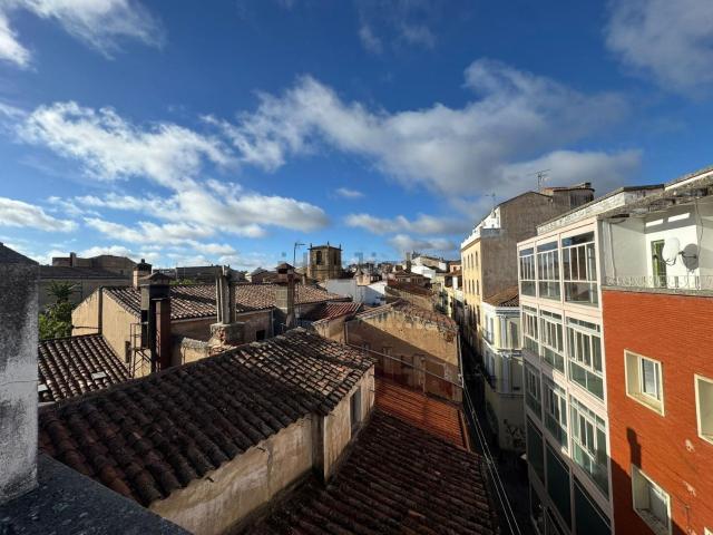 Piso en venta en San Juan, Cáceres