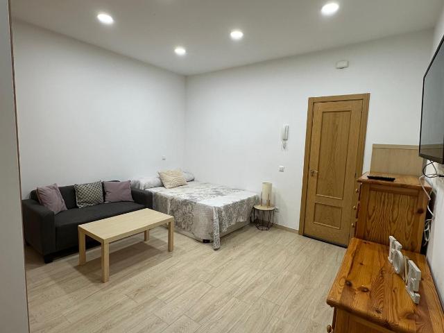 Apartamento en alquiler en Almagro, Madrid