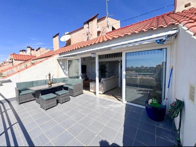 Ático en alquiler en Dehesa de Campoamor, Orihuela