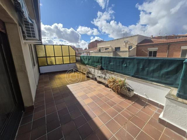 Ático en alquiler en San Bernardo, Salamanca