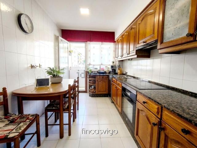 Piso en venta en Lavadores, Vigo