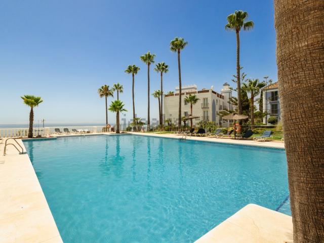 Piso en alquiler en La Perla de Bahía, Costa del Sol Occidental