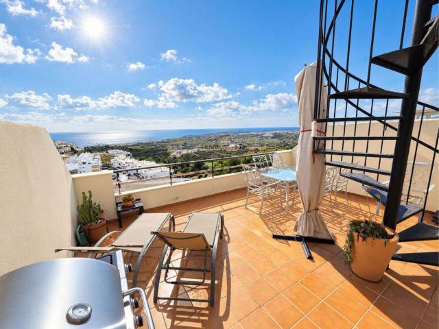 Ático en venta en Casares, Málaga
