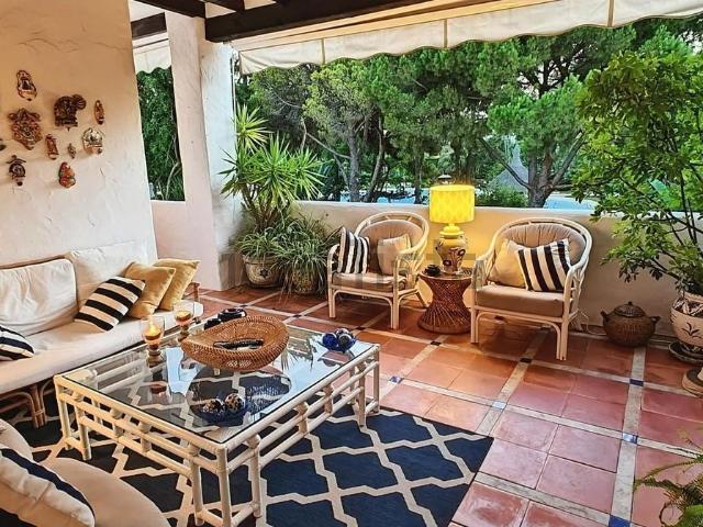 Ático en alquiler en Las Yucas, Costa del Sol Occidental