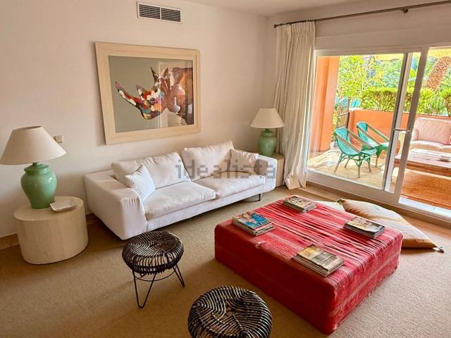 Piso en alquiler en Las Yucas, Costa del Sol Occidental