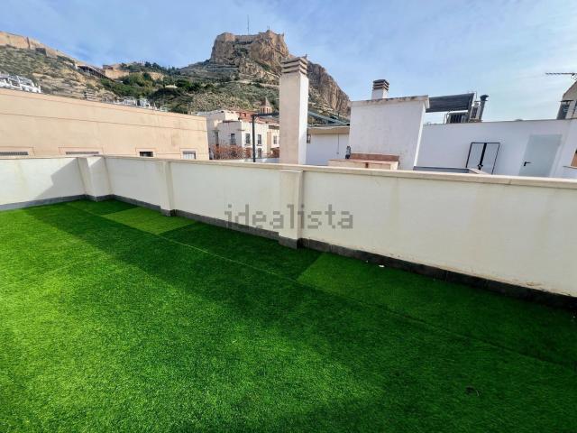 Dúplex en alquiler en Casco Antiguo - Santa Cruz - Ayuntamiento, l'Alacantí