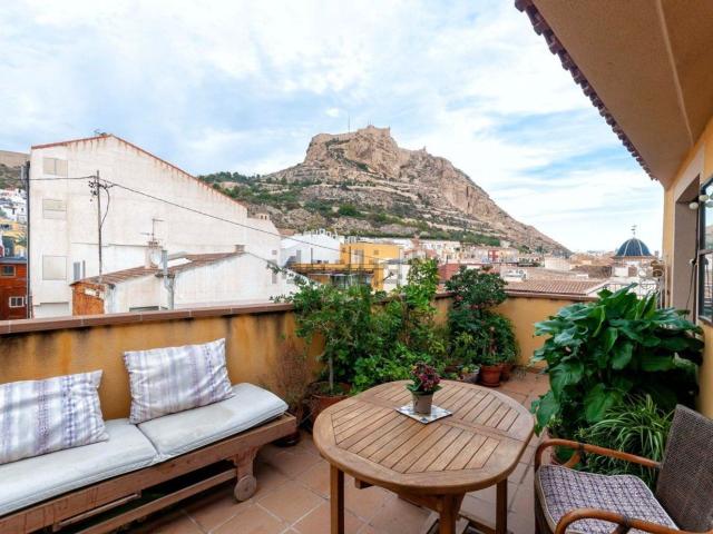 Dúplex en alquiler en Centro, l'Alacantí