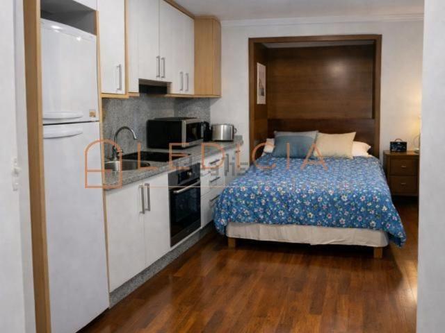 Piso en venta en Peniche, Vigo