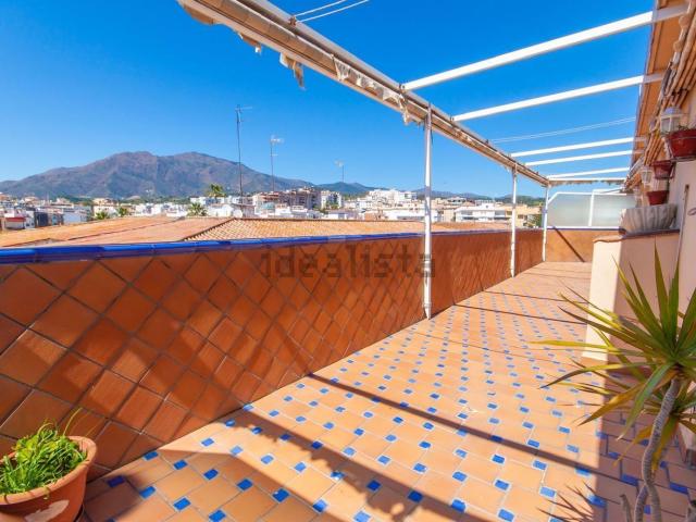 Ático en venta en Barriada Islas Canarias, Estepona