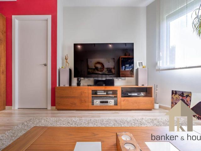 Piso en venta en Cerdanyola Del Vallès, la Farigola