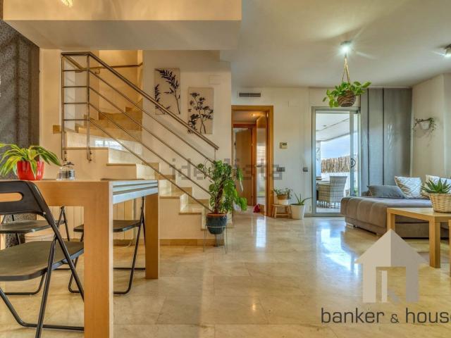 Dúplex en venta en Cerdanyola Del Vallès, Serraperera