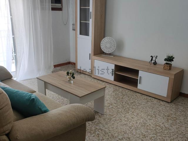 Piso en alquiler en Cerro-Amate, Sevilla