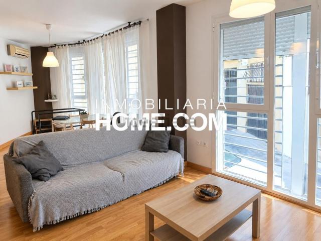 Piso en venta en Sagrada Familia, Málaga