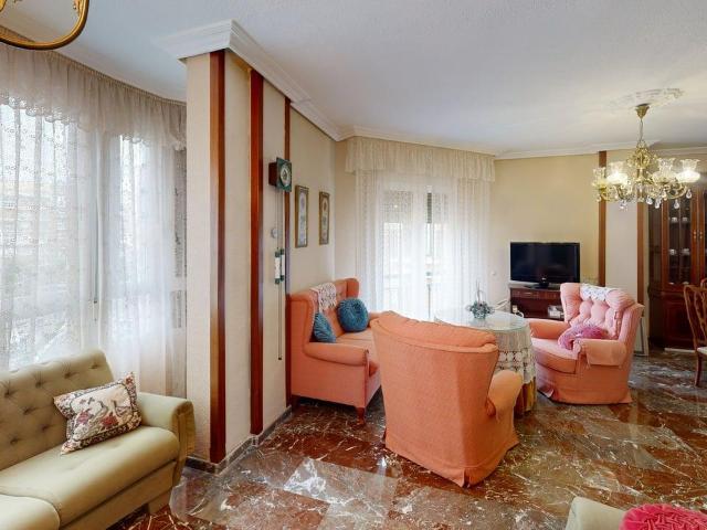 Piso en venta en San Ildefonso, Jaén