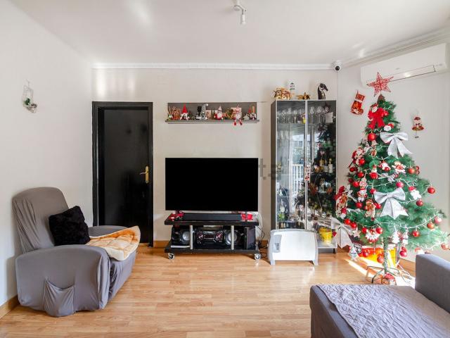 Piso en venta en Almeda, Cornellà De Llobregat