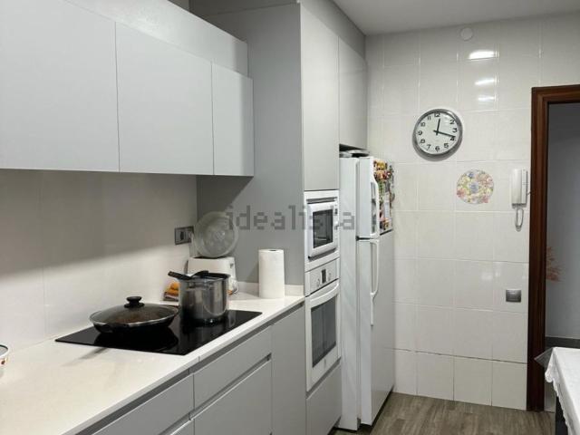 Piso en venta en Almeda, Cornellà De Llobregat