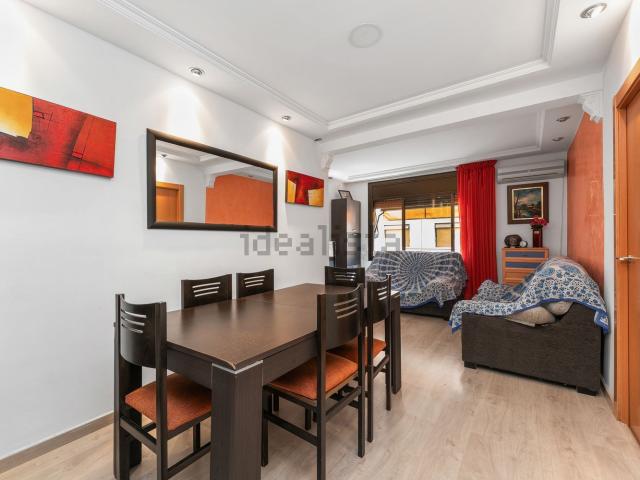 Piso en venta en Almeda, Cornellà De Llobregat