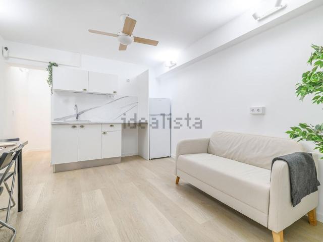 Piso en venta en Almeda, Cornellà De Llobregat