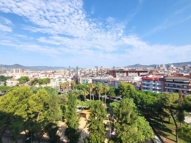 Dúplex en venta en Cornellà De Llobregat, la Gavarra