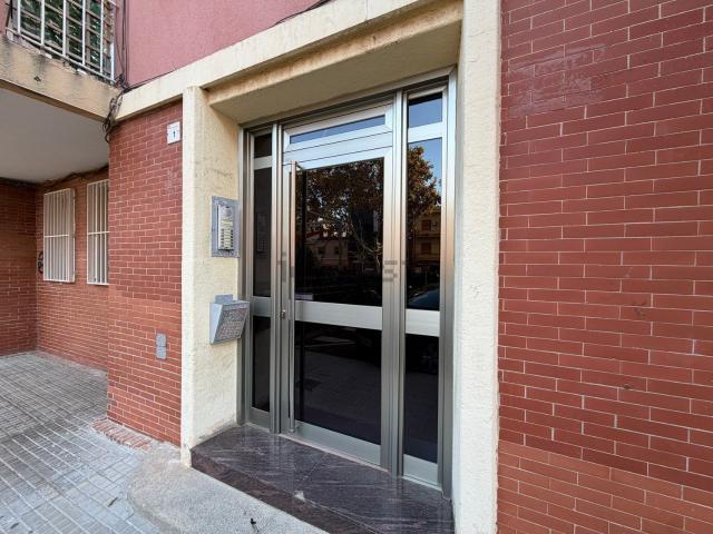Piso en venta en Almeda, Cornellà De Llobregat