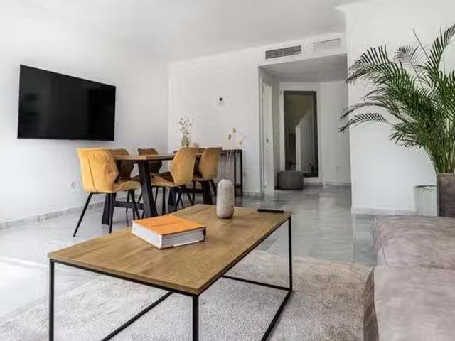 Apartamento en alquiler en Nueva Andalucía, Costa del Sol Occidental