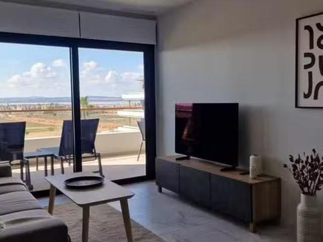 Apartamento en alquiler en Urbanización El Chaparral, Torrevieja