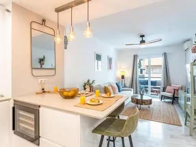 Apartamento en alquiler en Los Pacos, Fuengirola