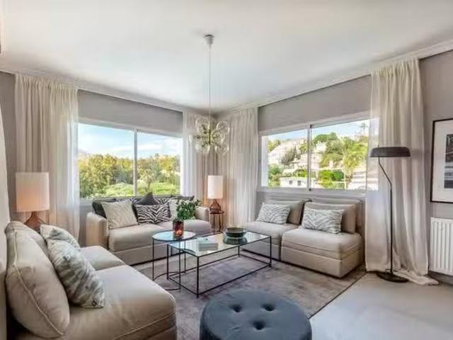 Apartamento en alquiler en Nueva Andalucía, Costa del Sol Occidental