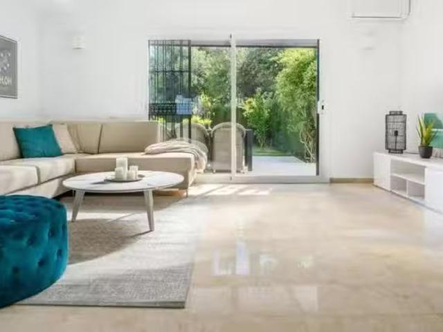 Apartamento en alquiler en Nueva Andalucía, Costa del Sol Occidental