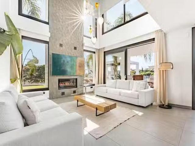 Apartamento en alquiler en La Alquería-El Paraíso, Costa del Sol Occidental