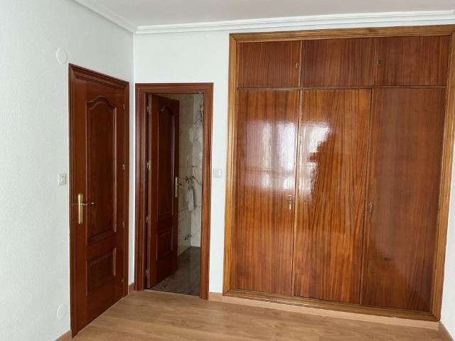 Apartamento en alquiler en Huerta del Rey, Valladolid