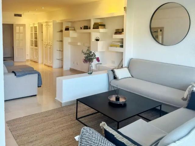 Apartamento en alquiler en Artola, Costa del Sol Occidental