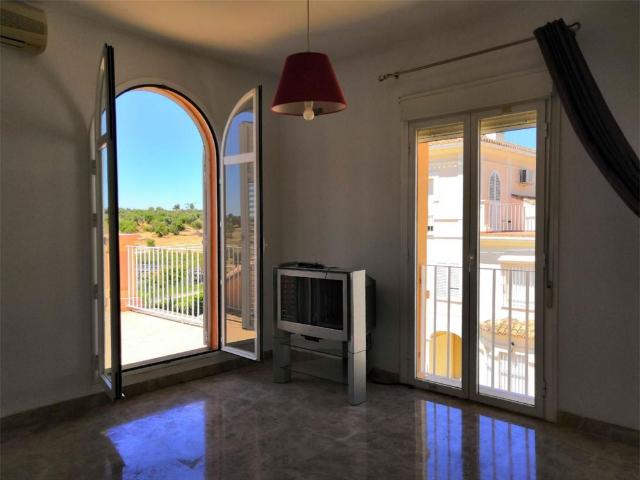 Apartamento en alquiler en Tomares, Andalucía