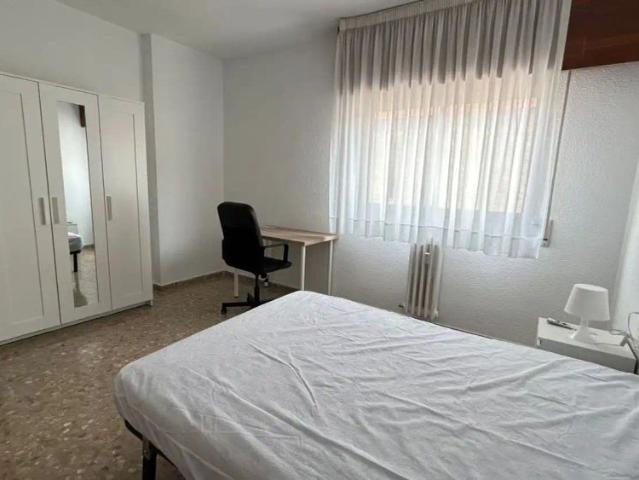 Apartamento en alquiler en Distrito 2, Albacete