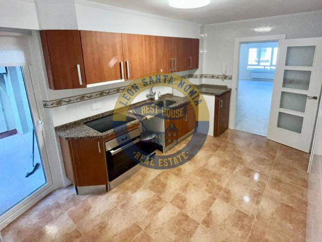 Piso en alquiler en San Lorenzo - La Palomera - San Mamés, León