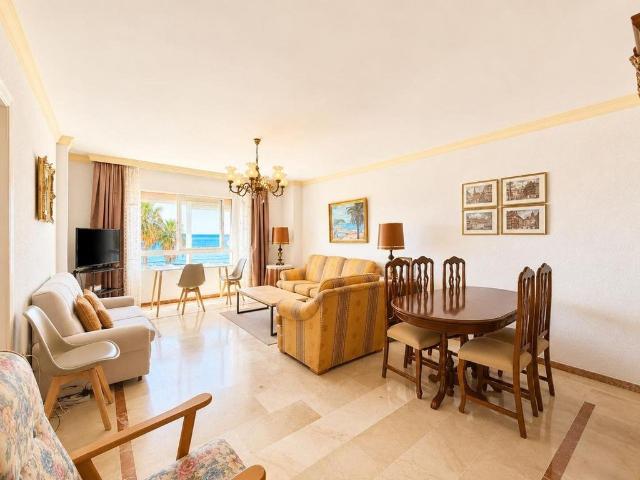 Piso en venta en Barriada Islas Canarias, Costa del Sol Occidental