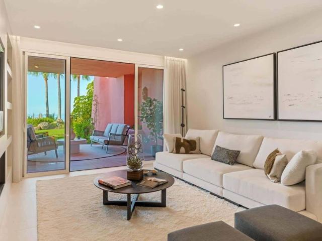 Piso en venta en Barriada Islas Canarias, Costa del Sol Occidental