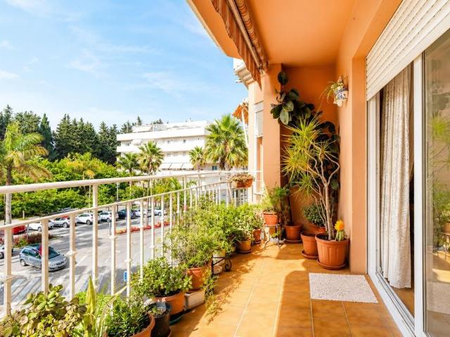 Piso en venta en Barriada Islas Canarias, Costa del Sol Occidental