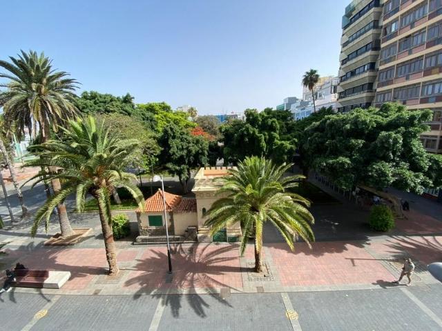 Piso en venta en Santa Catalina-Canteras, Gran Canaria