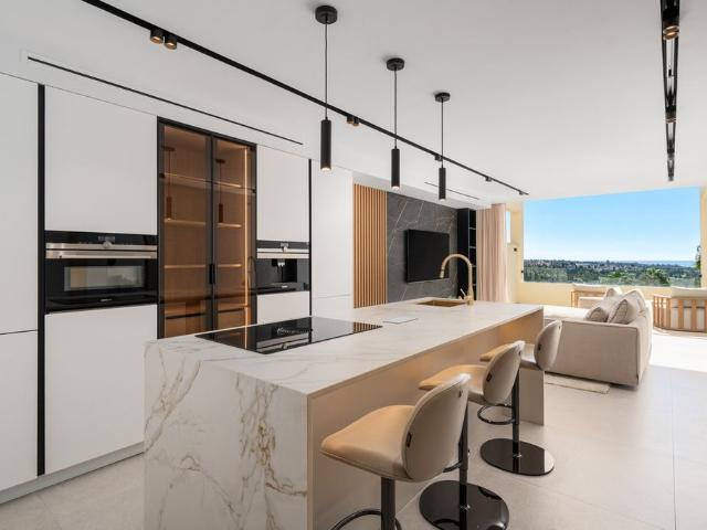Piso en venta en Nueva Andalucía, Costa del Sol Occidental